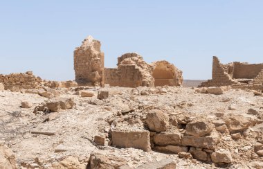 Shivta - Güney İsrail 'de bir ulusal park, Negev' in kuzeyinde antik bir Nabatean şehrinin kalıntılarını içerir..