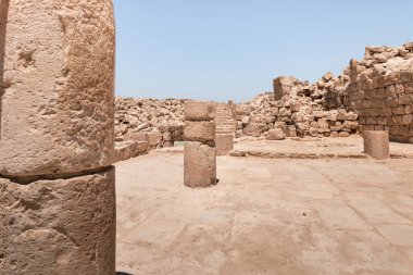 Shivta - Güney İsrail 'de bir ulusal park, Negev' in kuzeyinde antik bir Nabatean şehrinin kalıntılarını içerir..