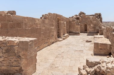 Shivta - Güney İsrail 'de bir ulusal park, Negev' in kuzeyinde antik bir Nabatean şehrinin kalıntılarını içerir..
