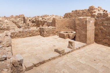 Shivta - Güney İsrail 'de bir ulusal park, Negev' in kuzeyinde antik bir Nabatean şehrinin kalıntılarını içerir..