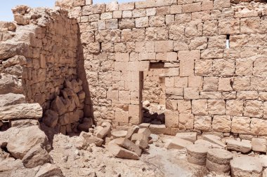 Shivta - Güney İsrail 'de bir ulusal park, Negev' in kuzeyinde antik bir Nabatean şehrinin kalıntılarını içerir..