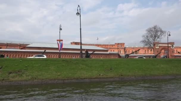 L'exposition du Musée de l'Artillerie — Video