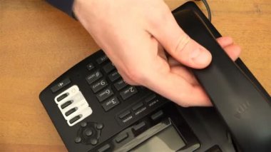 telefon düğmelerini kullanarak bir telefon numarasını çevirme