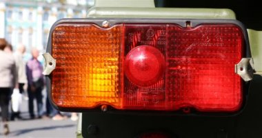 Rusya, St. Petersburg, 02 Eylül 2018 arabanın arka ışıklar montaj