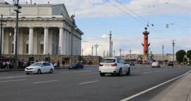 Rostral sütuna göre geçen geçen arabaların