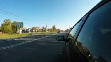 Rusya St. Petersburg 2 Ekim 2018 Varış noktasına giden yol boyunca araç hareketi. Yüksek çekim