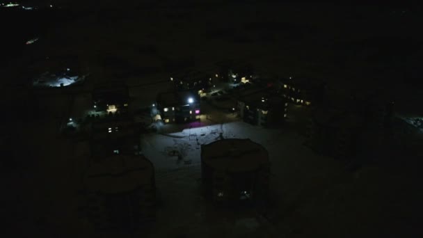 Banliyö bölgesinin gece üstü görünümü — Stok video