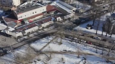 Yeni Petergof Olgin Pond bir süpermarket ile ticaret platformu