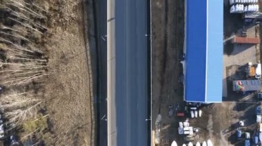 orman boyunca yolun üst Görünümü