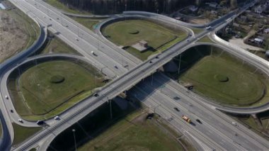 ana karayolu birkaç kavşak ile karayolu