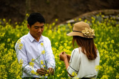 Ha Giang, Vietnam - 18 Mart 2018: yerel çift bir beğenilen Quan Ba bakış açısına sahip