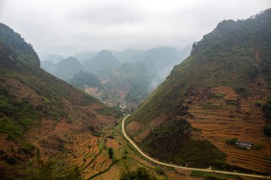 Ha Giang, Vietnam - 18 Mart 2018: doğal dağ geçidi Kuzey Vietnam