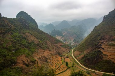 Ha Giang, Vietnam - 18 Mart 2018: doğal dağ geçidi Kuzey Vietnam