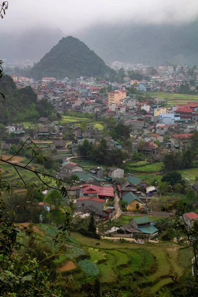 Giang Vietnam Marzo 2018 Pueblo Valle Leng Rodeado Terrazas Arroz —  Fotos de Stock