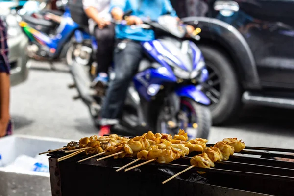 Bangkok Thailand Mei 2018 Gegrild Vlees Koop Een Drukke Straat — Stockfoto