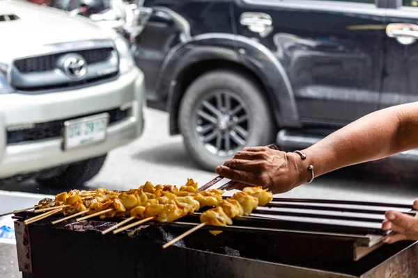 Bangkok Thailand Mei 2018 Gegrild Vlees Koop Een Drukke Straat — Stockfoto