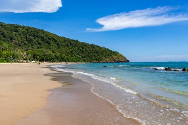 Krabi, Tayland - 3 Mayıs 2018: Ko Lanta Island güneybatısında bambu Koyu'ndaki Cennet plaj