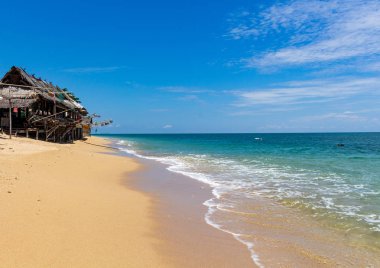 Krabi, Tayland - 3 Mayıs 2018: Rüya cennet Khlong Khong beach Ko Lanta