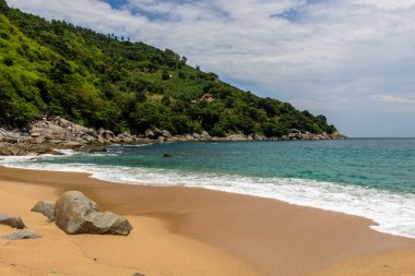 Phuket Tayland - 10 Mayıs 2018: Noi beach Phuket, büyük turizm küçük bir cennetten çok uzakta gizli hazinelerinden biridir