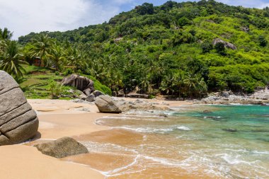 Phuket Tayland - 10 Mayıs 2018: golden sands ile Noi Beach Phuket büyük Adası gizli hazinelerinden biridir