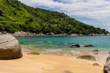 Phuket Tayland - 10 Mayıs 2018: Hala Noi Beach birkaç el değmemiş noktalar vardır onun büyük turizm için bilinen rağmen Phuket