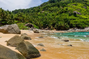 Phuket Tayland - 10 Mayıs 2018: Hala Noi Beach birkaç el değmemiş noktalar vardır onun büyük turizm için bilinen rağmen Phuket