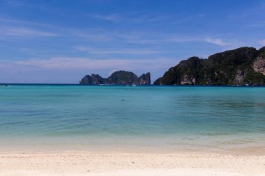 Koh Phi Phi, Tayland - 7 Mayıs 2018: Leonardo di Caprio ile The Beach film çekildiği Koh Phi Phi Leh Adası