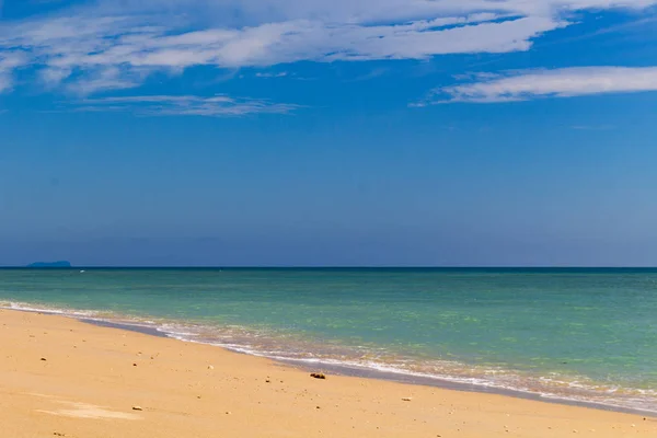 Krabi Thailand Mai 2018 Klares Blaues Wasser Und Goldener Strand — Stockfoto