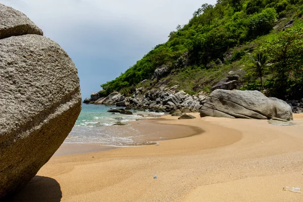 Phuket Tayland - 10 Mayıs 2018: Noi beach Phuket, büyük turizm küçük bir cennetten çok uzakta gizli hazinelerinden biridir