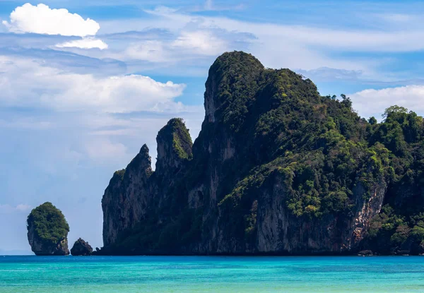 Koh Phi Phi Don Tailândia Maio 2018 Águas Turquesa Baía — Fotografia de Stock