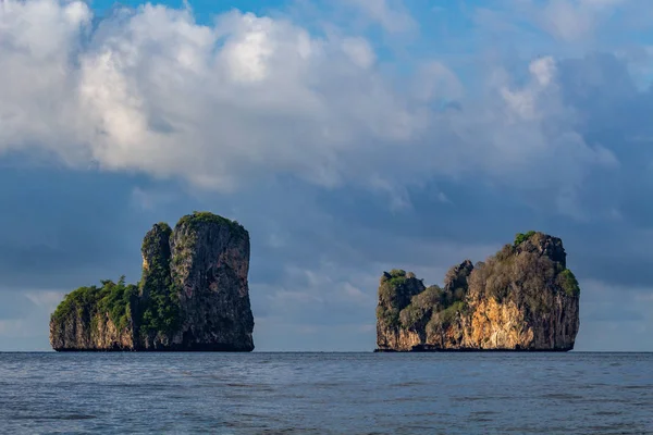 Koh Phi Phi Thaiföld 2018 Május Kis Mészkő Szigetek Andamán — Stock Fotó