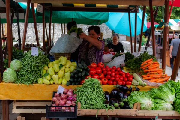 ザダル クロアチア 2018 シニア女性ザダル旧市街の市場で野菜果物を販売 — ストック写真