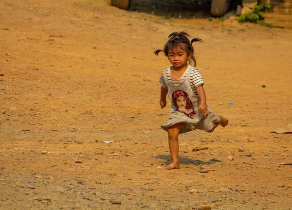 Ban Laos April 2018 Ethnic Minority Child Walking Alone Dusty — Stock Photo, Image