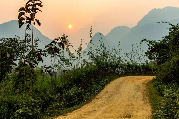 Muang Ngoi Laos Avril 2018 Route Goudronnée Dans Campagne Nord — Photo