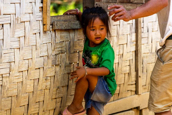 Bachong Μπα Λάος Απριλίου 2018 Εθνοτική Μειονότητα Παιδιών Μπροστά Από — Φωτογραφία Αρχείου