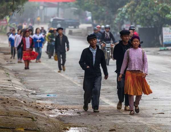 Giang Vietnã Março 2018 Pessoas Étnicas Hmong Bem Vestidas Campo — Fotografia de Stock