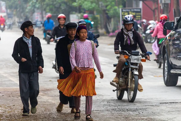 Giang Vietnã Março 2018 Pessoas Étnicas Hmong Bem Vestidas Campo — Fotografia de Stock