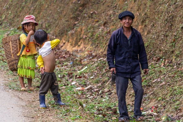 Giang Vietnam Marzo 2018 Famiglia Della Popolazione Nomade Hmong Che — Foto Stock
