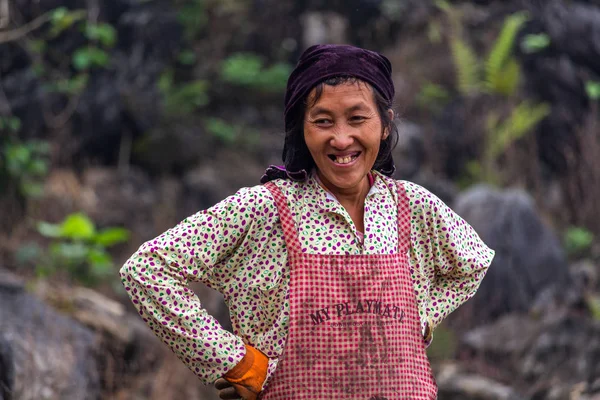 Джан Вьетнам Марта 2018 Года Женщина Принадлежащая Этническому Меньшинству Хмонгов — стоковое фото