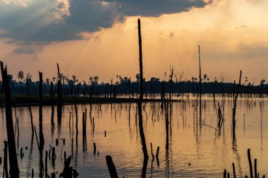 Thakhek, Laos - 19 Nisan 2018: Irreal görünüm Laos Khammouane bölgesinin en uzak bölgelerinden biri bir peyzaj