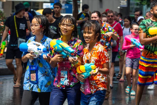 Songkran Thailandese celebração do ano novo Silom Bangkok — Fotografia de Stock