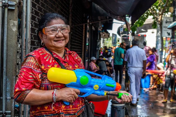 Songkran Thailandese celebração do ano novo Silom Bangkok — Fotografia de Stock