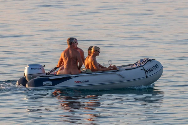 Naked swinger couples Rovinj croatia — Stock Photo, Image