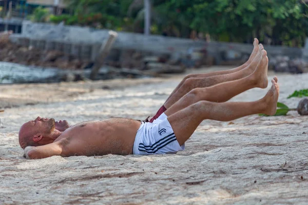 Gün doğumu Tayland sahilde Eğitim