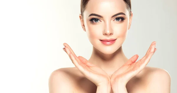 Beautiful Young Woman Clean Fresh Skin Face Care Facial Treatment — Stock Photo, Image