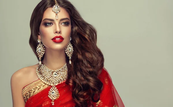 Portrét Krásné Módní Indiánkou Mladá Žena Hinduistické Model Kundan Šperky — Stock fotografie