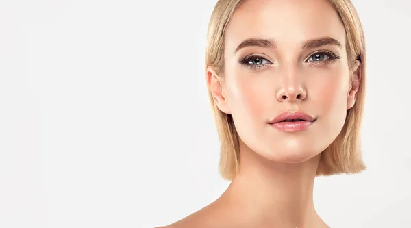 Mooie Jonge Vrouw Met Schone Frisse Huid Gezichtsbehandeling Cosmetologie Schoonheid — Stockfoto