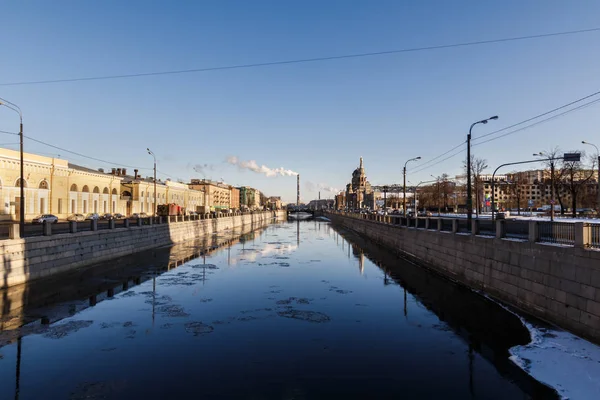 Aterro Canal Obvodny São Petersburgo Rússia Inverno 2017 Imagens De Bancos De Imagens