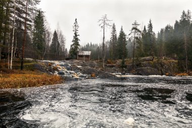 Ruskeal şelaleler - birçok filmde, Karelya, Rusya çekim bir yer