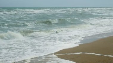 Deniz plaj pastoral tropikal turkuaz Karayip Denizi ile plaj beyaz kum kıyı